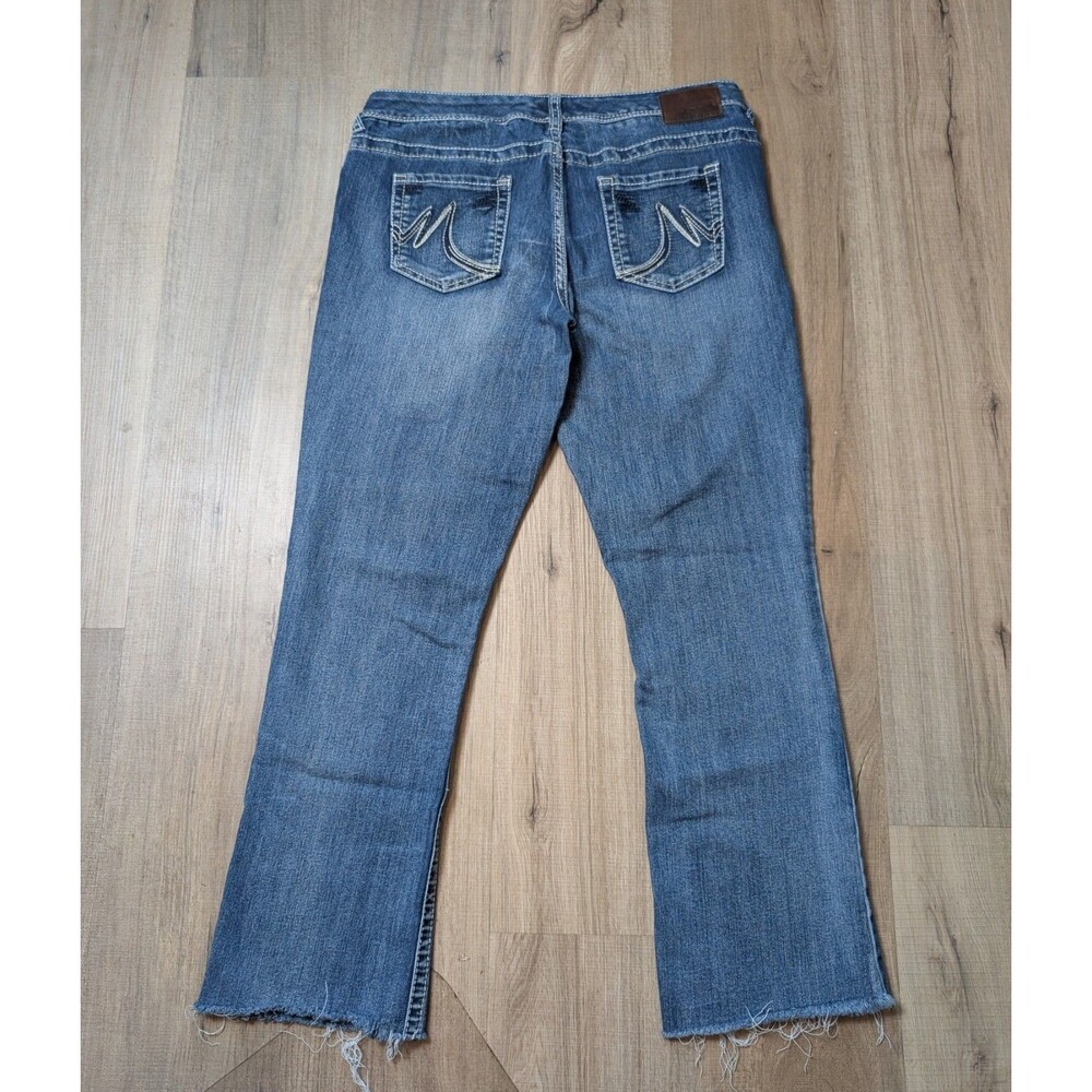 Maurices Size 7/8 Short Jeans Straight Leg Stretch Denim Raw Hem Embroidered Y2K